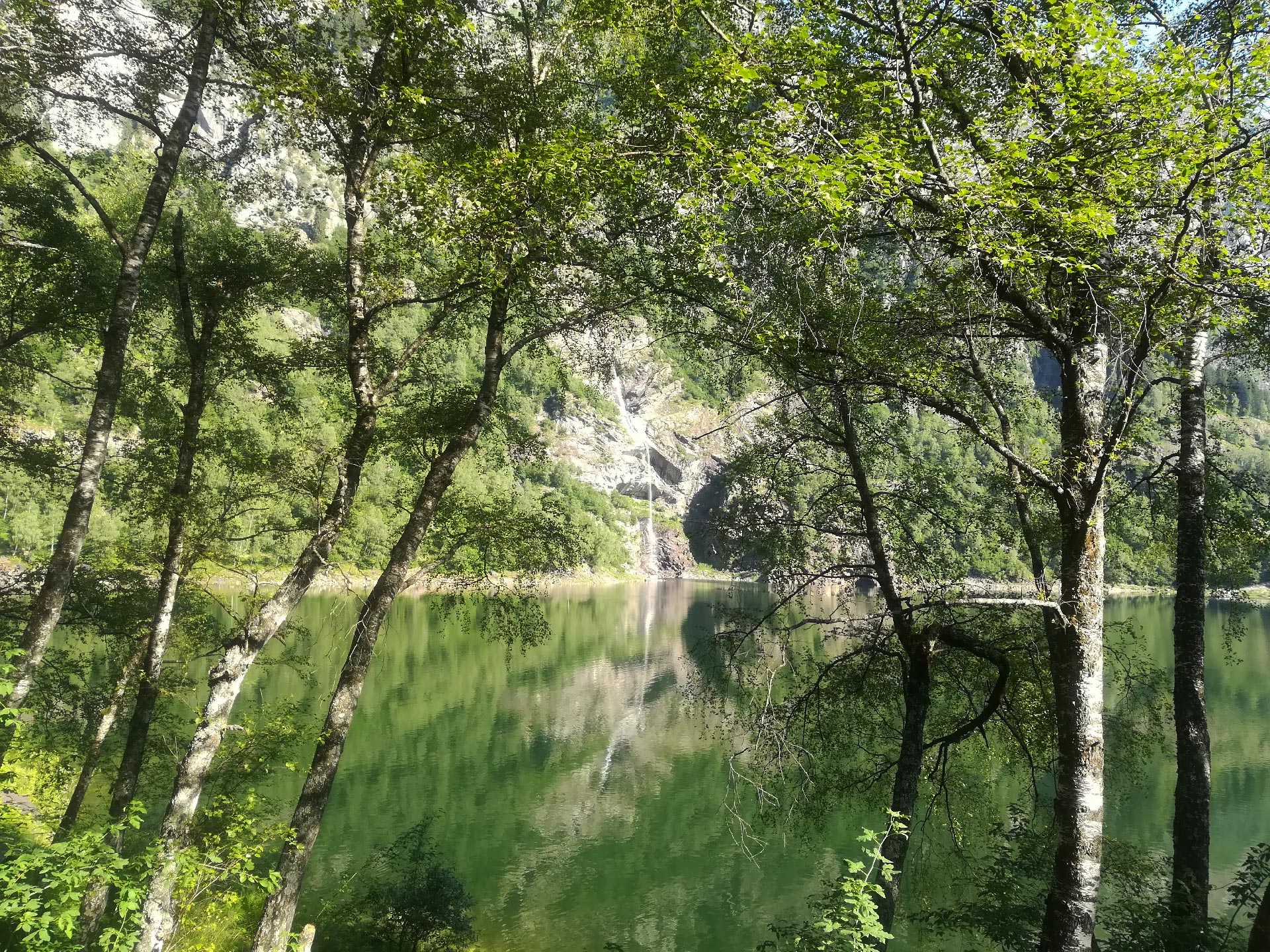 uno scorcio del lago di Antrona, Valle Antrona, Piemonte