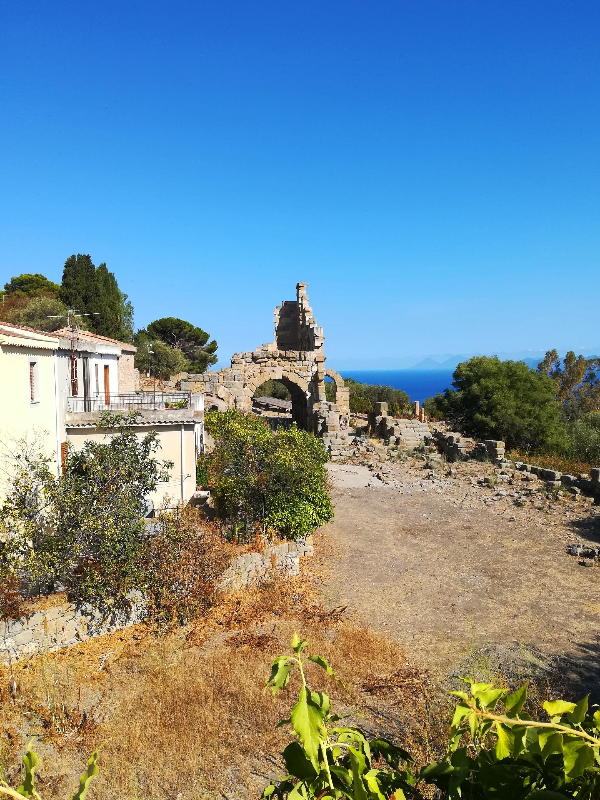 Rresti della Basilica nell' Area Archeologica di Tindari, Sicilia